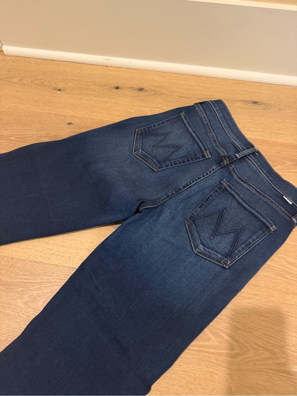 Mother Mid-Rise Rambler Zip Ankle Fray in Taking Chances - Picture 7 of 9